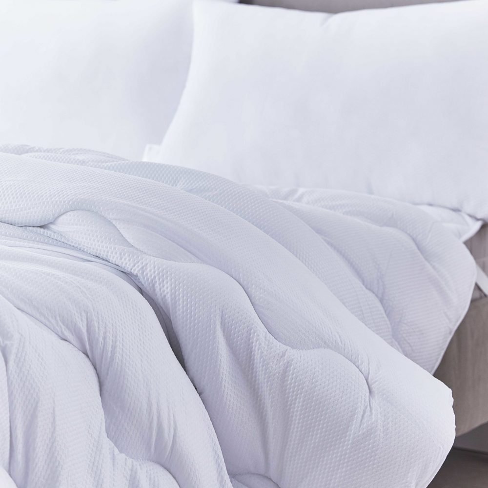 V-015344-03-Microfibre-Microfresh-Seersucker-10.5-Tog-Duvet-Super-King-1-scaled-1.jpg