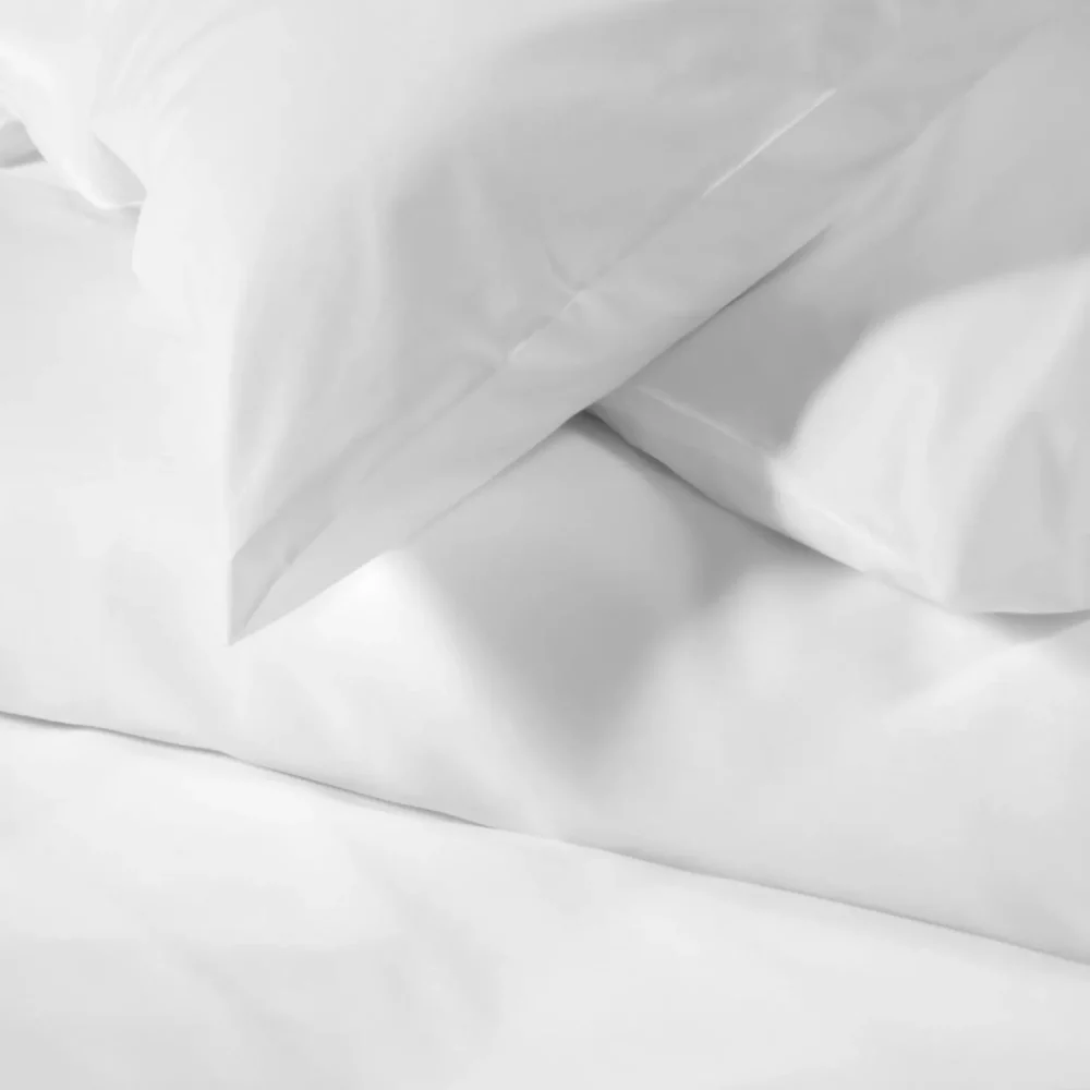 V130 70-30 Cotton Rich Plain Bed Linen_Flat Sheet_Detail_1500x1500