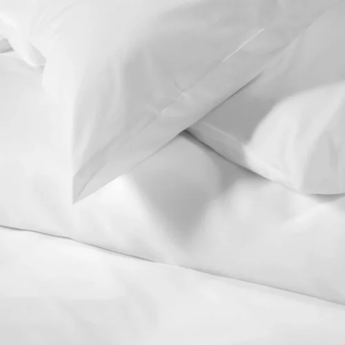 V130 70-30 Cotton Rich Plain Bed Linen_Flat Sheet_Detail_1500x1500