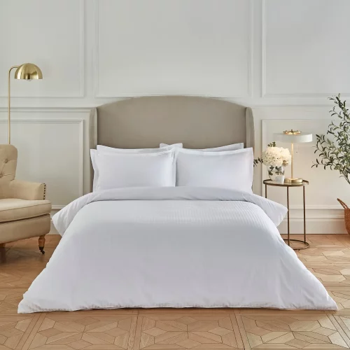 Liddell 400 Thread Count Egyptian Cotton Striped Oxford Pillowcase Pair On Bed