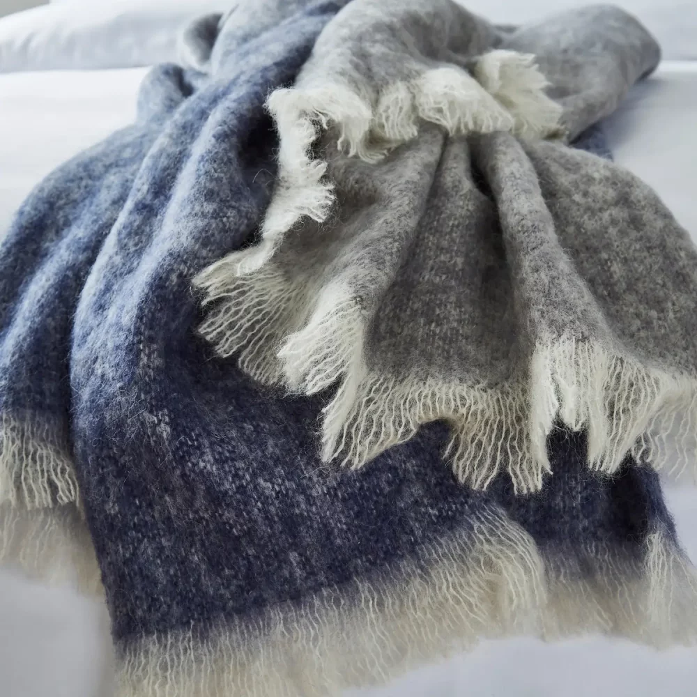 V-BLK-L-M-TE-LID 02 Mohair Titanic Edition Blue Blanket