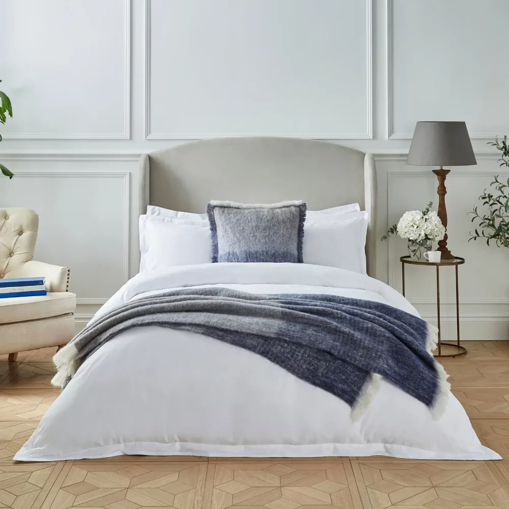 V-CUS-L-M-TE-LID-F 03 Mohair Titanic Edition Blue Cushion