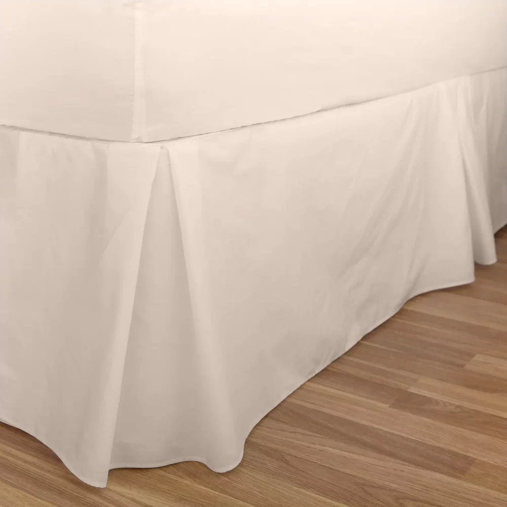 Close up of the rich cream coloured Martex Percale Platform Valance