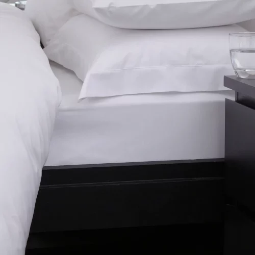 Close up of the Martex Sestina White Fitted Sheet