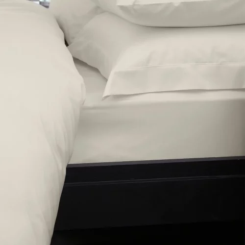 Close up of the Martex Sestina Ivory Fitted Sheet