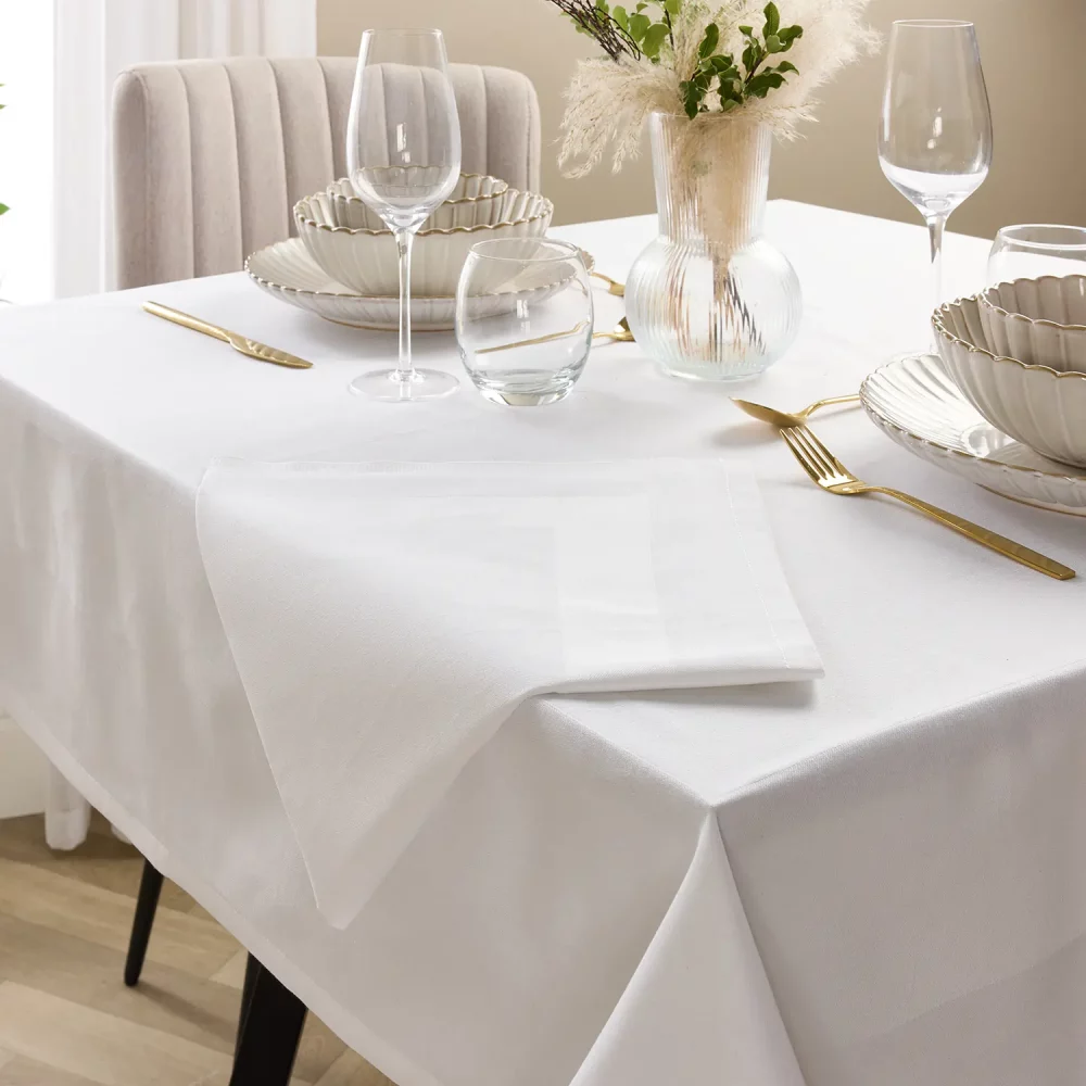 5310W35X2_Hotel_Pure_Luxury_Satin_Band_Tablelcoth_01