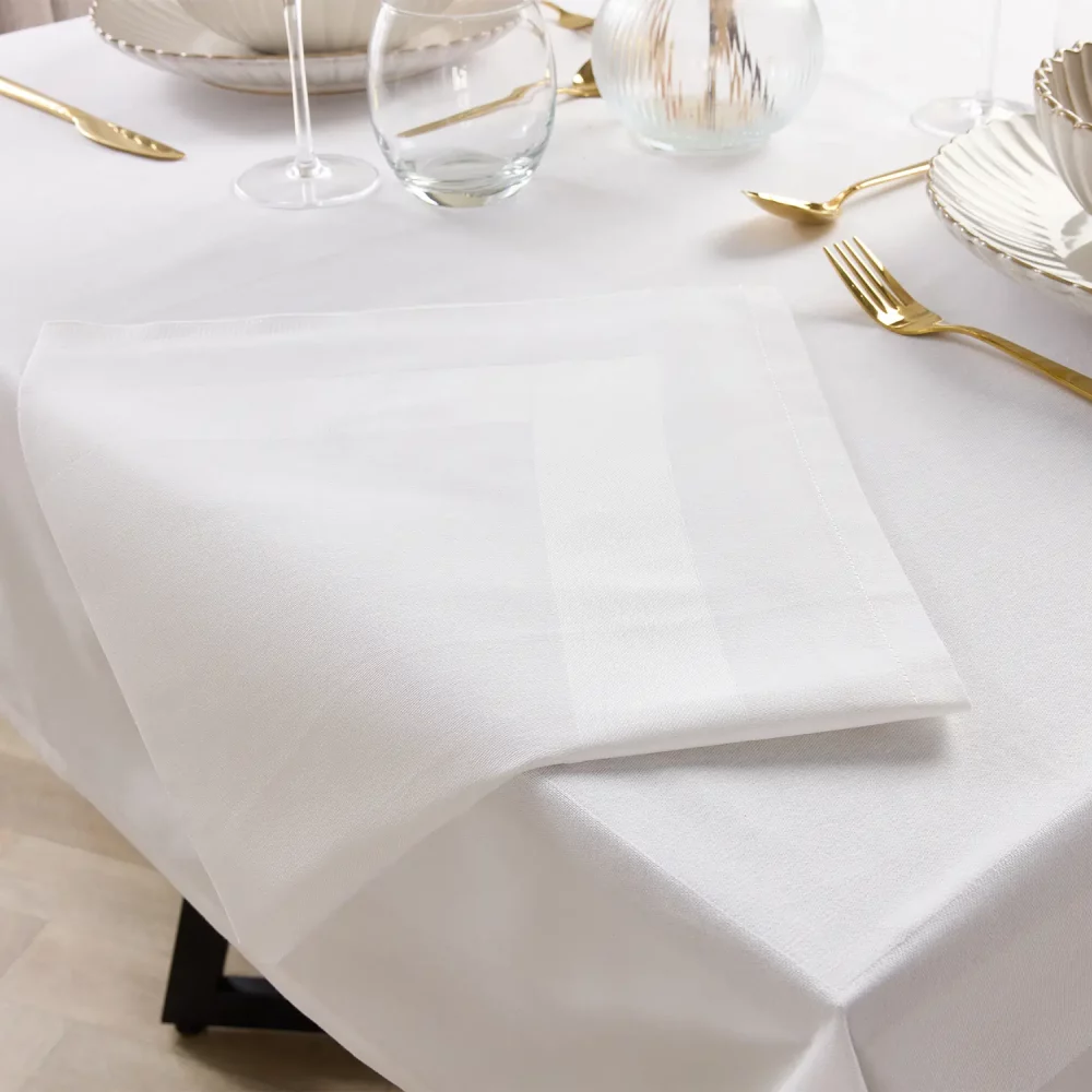 5310W35X2_Hotel_Pure_Luxury_Satin_Band_Tablelcoth_03