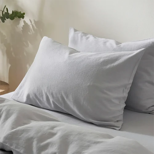 V_S100_LU_TOL_PH_BL_Touch_of_Linen_-_BLUE_ICE_-_Pillowcase_Pair_02