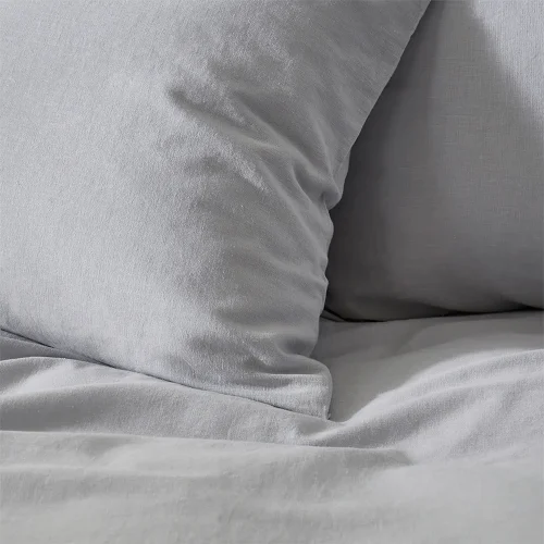 V_S100_LU_TOL_PH_BL_Touch_of_Linen_-_BLUE_ICE_-_Pillowcase_Pair_04