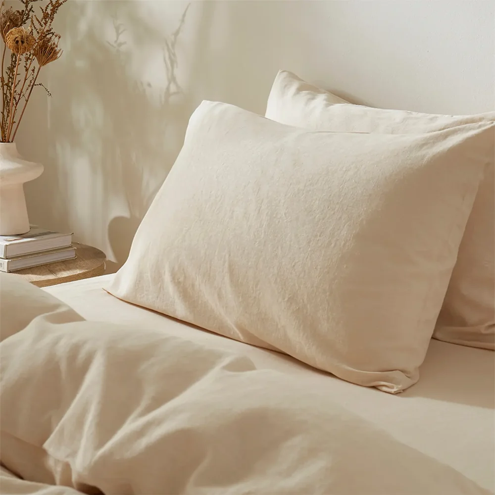 V_S100_LU_TOL_PH_CR_Touch_of_Linen_-_CREAMY_ALMOND_-_Pillowcase_Pair_02