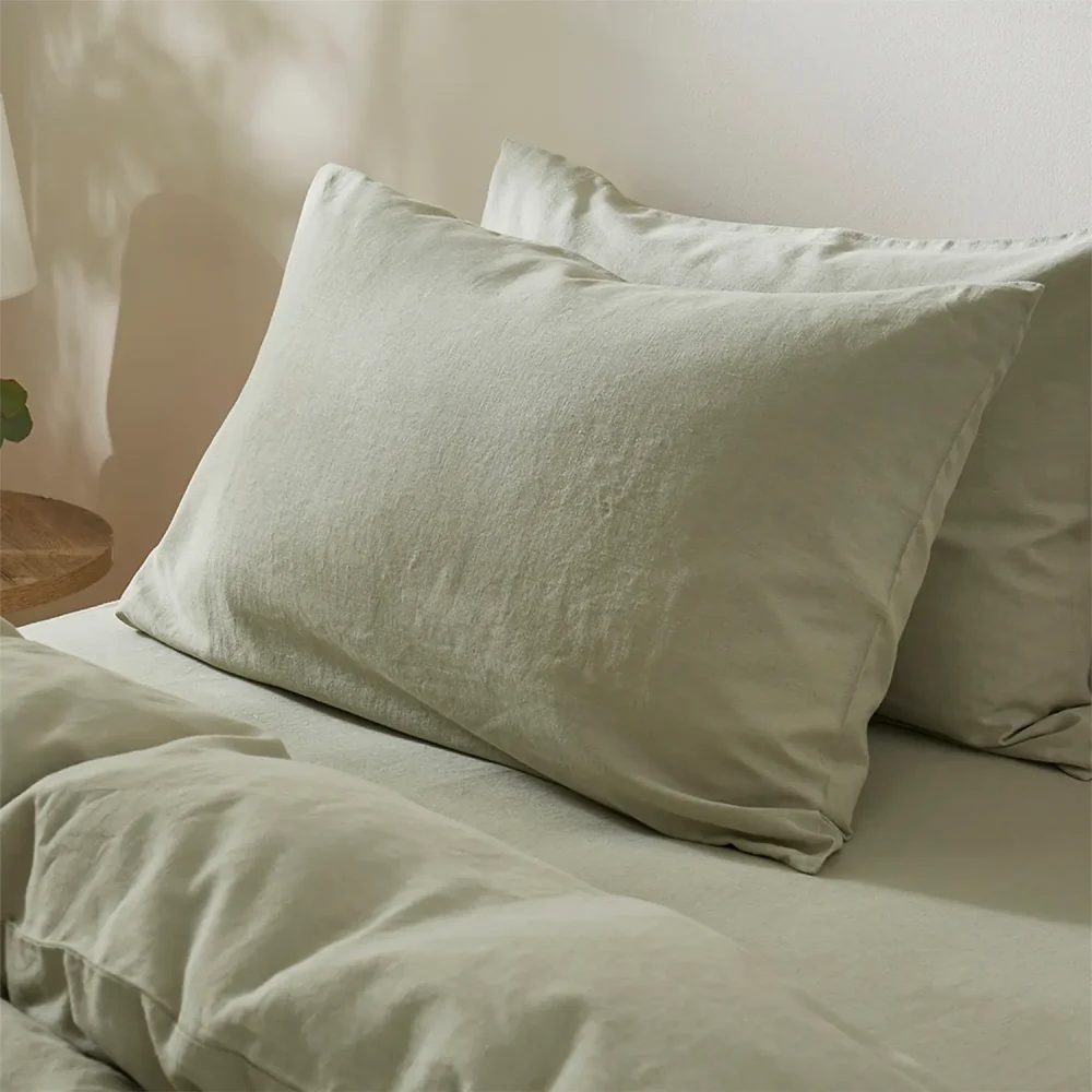 V_S100_LU_TOL_PH_GR_Touch_of_Linen_-_PISTACHIO_GREEN_-_Pillowcase_Pair_02