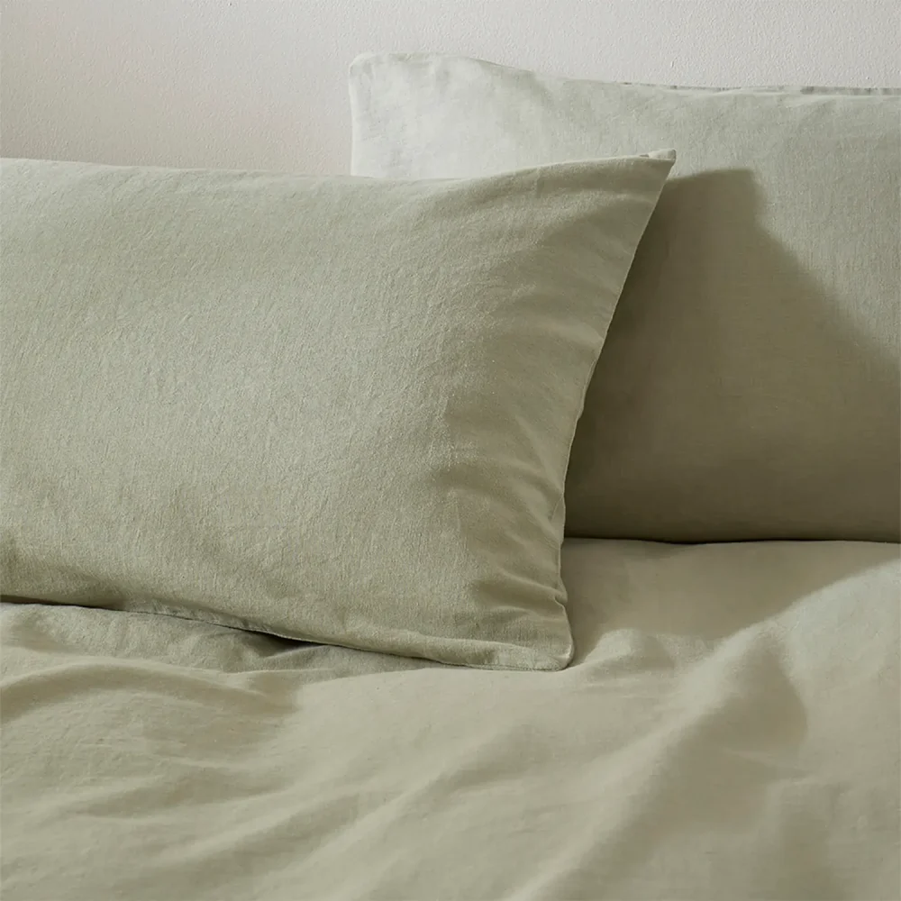 V_S100_LU_TOL_PH_GR_Touch_of_Linen_-_PISTACHIO_GREEN_-_Pillowcase_Pair_05
