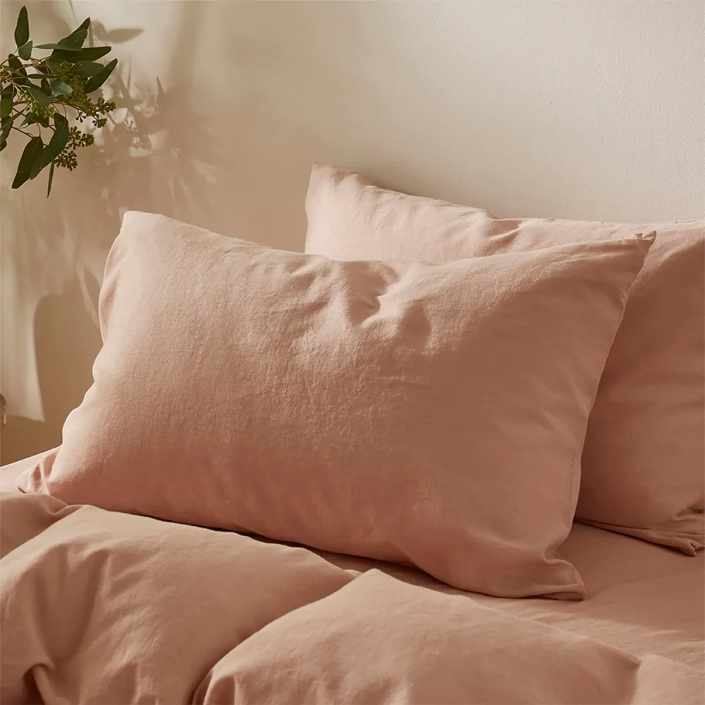 V_S100_LU_TOL_PH_PK_Touch_of_Linen_-_SEASHELL_PINK_-_Pillowcase_Pair_02