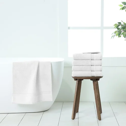BUN-RET-TLC-020_2_Martex Towels_ Hand Towels_4 Pack_White _ Bathroom Set Lifestyle